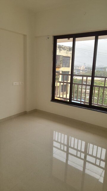 Room in 2 BHK Apartment at Gautam Villa, Naupada – for Sale