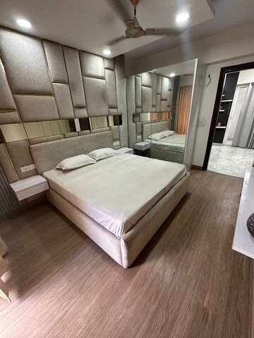 Bedroom in 4 BHK Apartment at Meenal Semeion, Sector 41 – for Sale