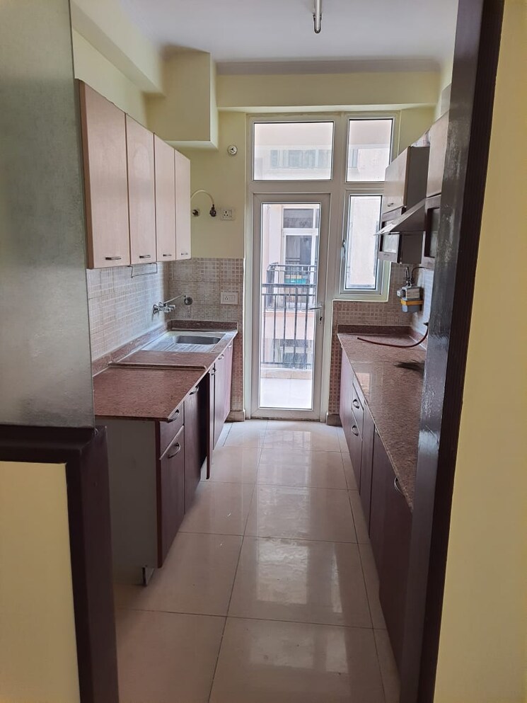 Kitchen, mahagun-mosaic 3 Bedroom 1325 Sq.Ft. Apartment In Vaishali Sector 4 Ghaziabad 8226993