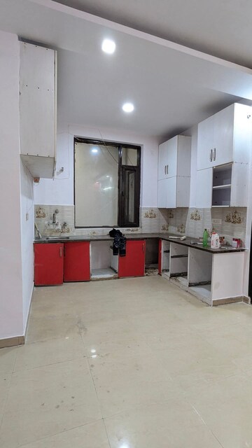 Kitchen in 2.5 BHK Builder Floor at Sector 24 – for Rent