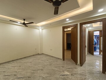 Room in 3 BHK Builder Floor at Khirki Extension – for Rent