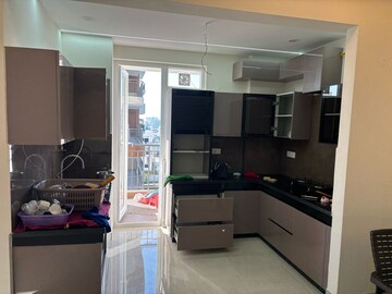 Team Area in 3 BHK Builder Floor at Sector 26a – for Rent