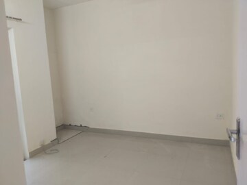 Room in 3 BHK Builder Floor at BPTP Park Central, Sector 85 – for Rent
