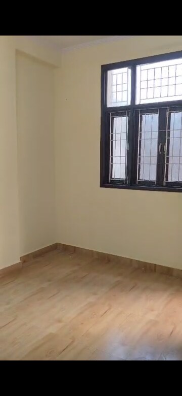 Room in 1.5 BHK Builder Floor at New Ashok Nagar – for Rent