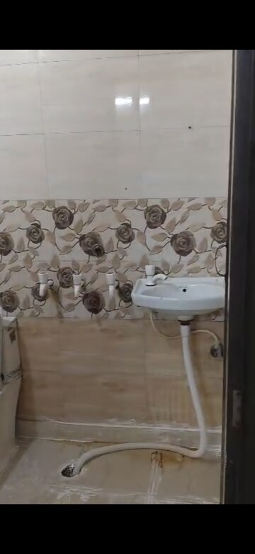 Bathroom in 1.5 BHK Builder Floor at New Ashok Nagar – for Rent