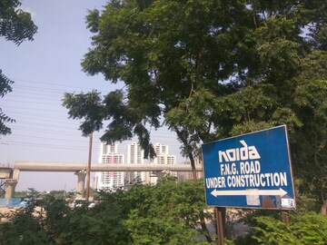 Plot Area in  Plot at Yamuna Expressway – for Sale