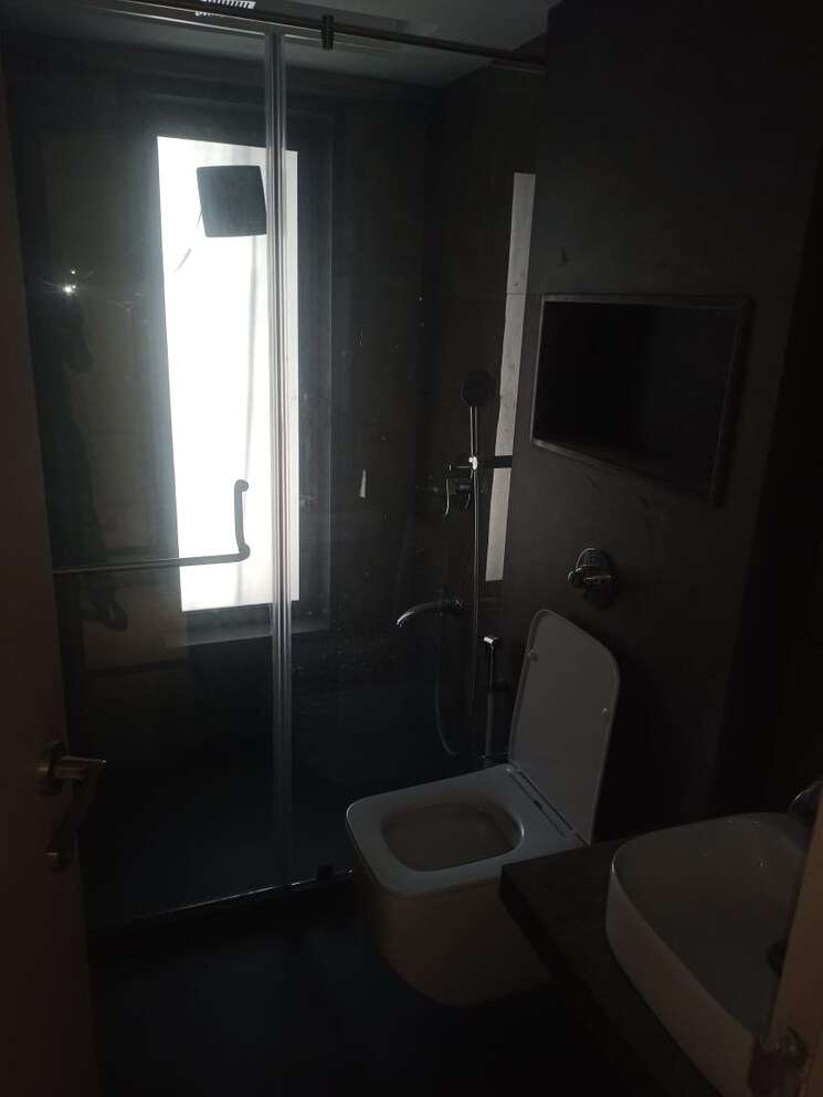 Bathroom, heera-apartments 2 Bedroom 800 Sq.Ft. Apartment In Khar West Mumbai 8227414