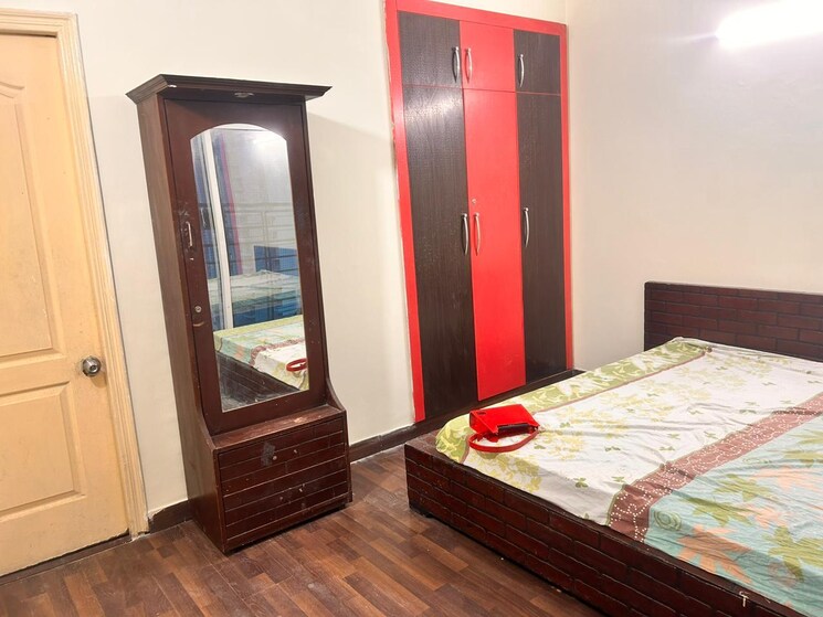 Bedroom, paras-tierea 2.5 Bedroom 1070 Sq.Ft. Apartment In Sector 137 Noida 8227486