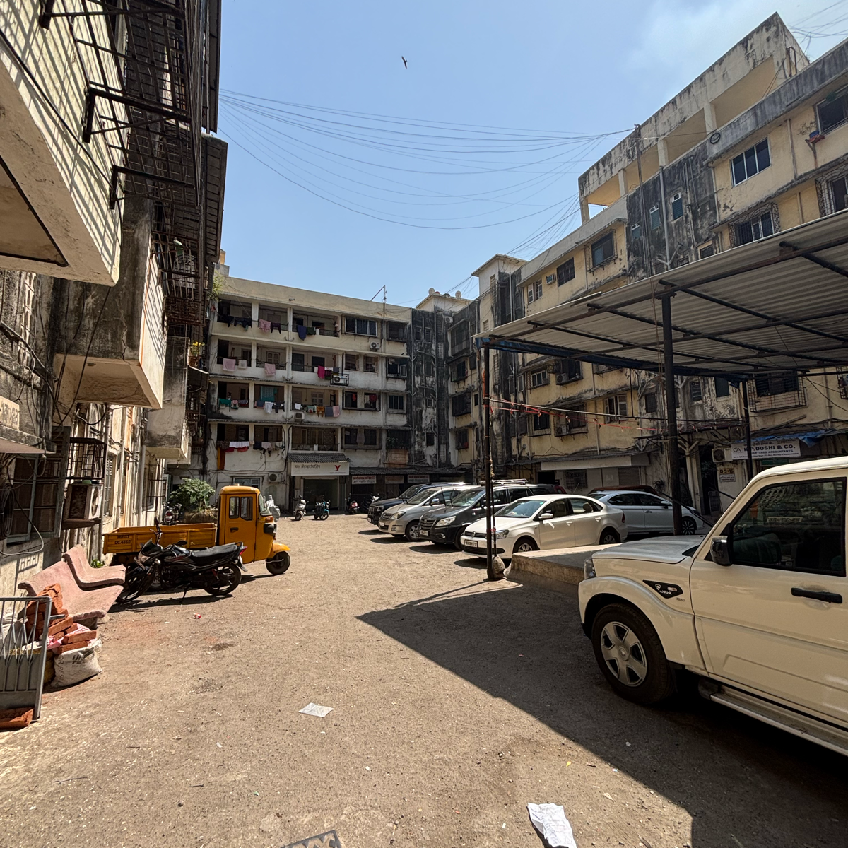 2 BHK Apartment For Sale in Ishwar Nagar CHS