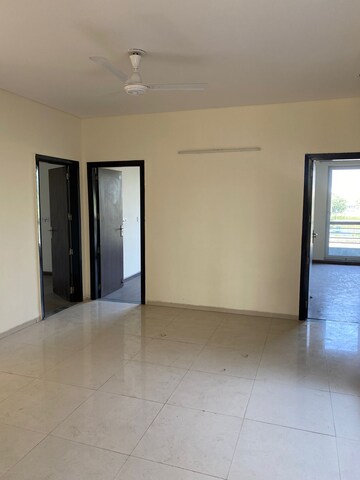 Room in 4 BHK Apartment at BPTP Parkland Pride, Sector 77 – for Sale