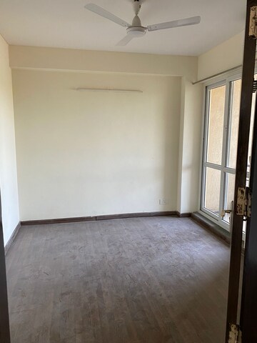 Room in 4 BHK Apartment at BPTP Parkland Pride, Sector 77 – for Sale