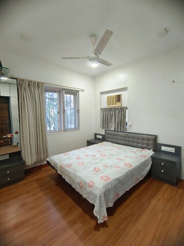 Bedroom in 2 BHK Apartment at PR Prahlad B, Santacruz West – for Rent