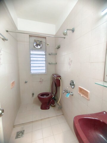 Bathroom in 2 BHK Apartment at PR Prahlad B, Santacruz West – for Rent