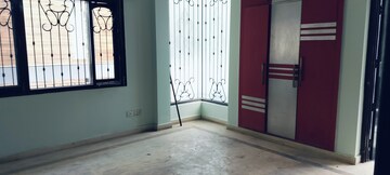 Room in 6+ BHK Independent House at RWA Apartments Sector 50, Sector 50 – for Rent