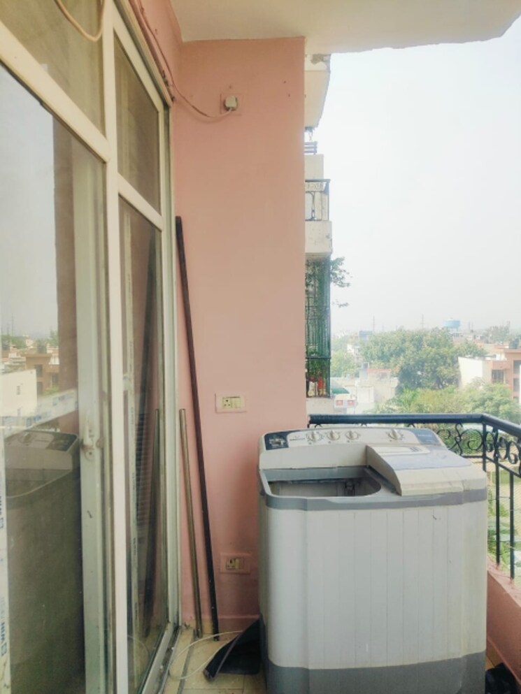 Balcony, amrapali-empire 2.5 Bedroom 1250 Sq.Ft. Apartment In Sain Vihar Ghaziabad 8227488