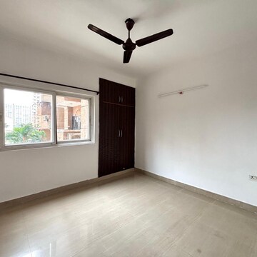 Room in 2.5 BHK Apartment at Nimbus The Hyde park, Sector 78 – for Rent