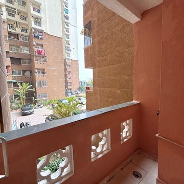 Furnished Amenities in 2.5 BHK Apartment at Nimbus The Hyde park, Sector 78 – for Rent