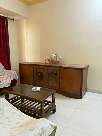 Living Room in 2 BHK Apartment at Sector 40 – for Rent