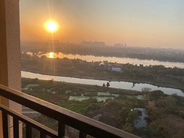 Swimming Pool in 2 BHK Apartment at Dombivli West – for Rent