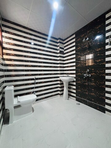 Bathroom in 4 BHK Villa at Omson Nature Valley, Sector 10 Greater Noida – for Sale