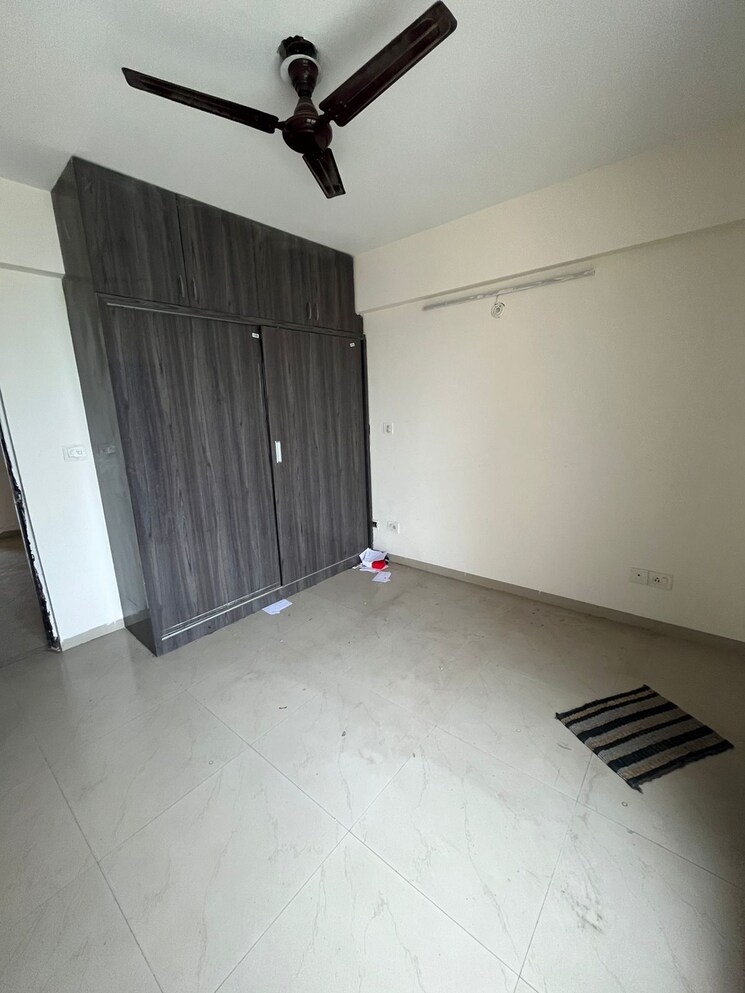 Room, paras-tierea 2 Bedroom 925 Sq.Ft. Apartment In Sector 137 Noida 8227587