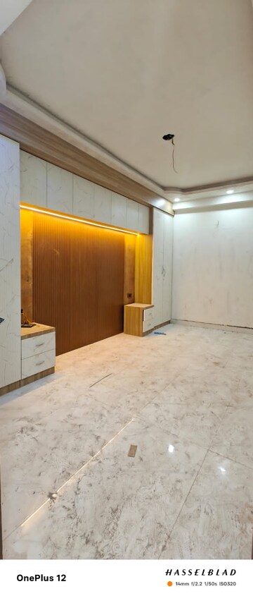 Bedroom in 3 BHK Builder Floor at Sector 73 – for Sale