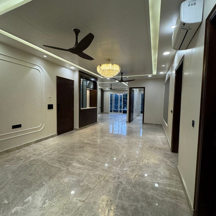 Room, uppal-southend 4 Bedroom 2700 Sq.Ft. Builder Floor In Sector 49 Gurgaon 8227568