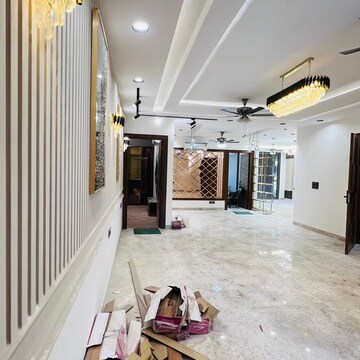 Building Lobby in 4 BHK Builder Floor at Uppal Southend, Sector 49 – for Sale