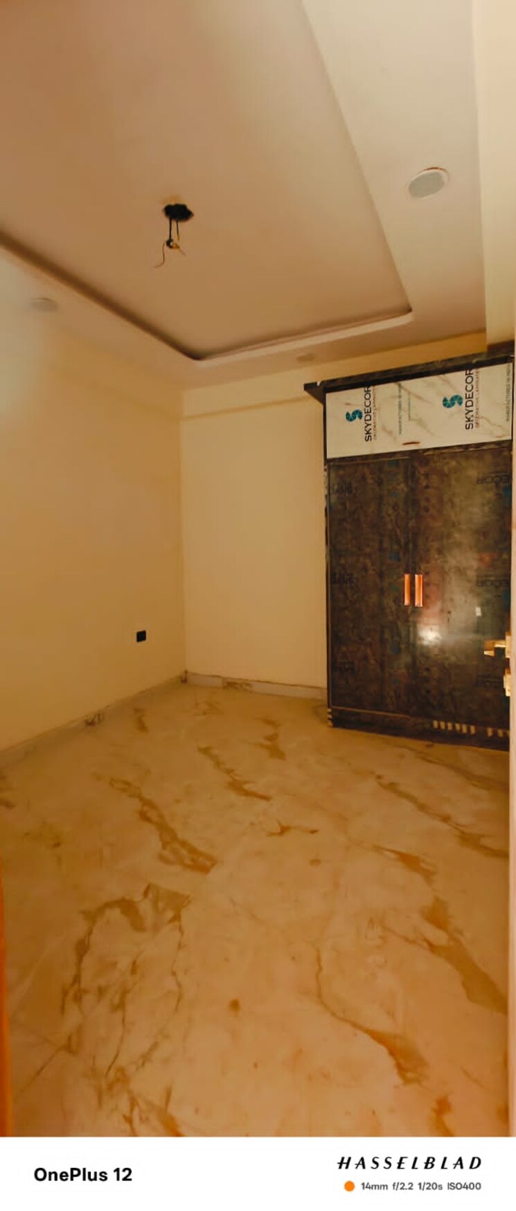 Room, sector 73 2 Bedroom 1000 Sq.Ft. Builder Floor In Sector 73 Noida 8227626