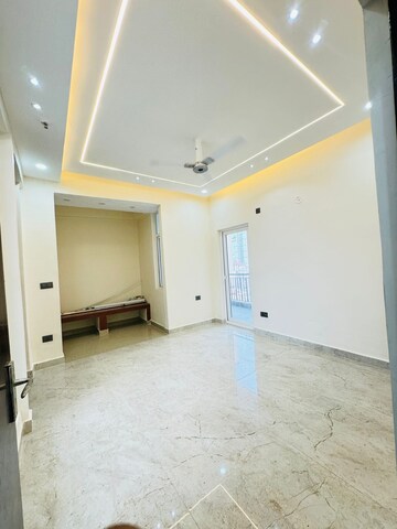 Room in 2 BHK Apartment at Aims Golf City, Sector 75 – for Rent