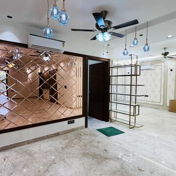 Team Area in 4 BHK Builder Floor at Unitech South City II, South City 2 – for Sale