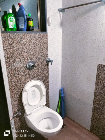 Bathroom in 1 BHK Apartment at Borivali West – for Rent