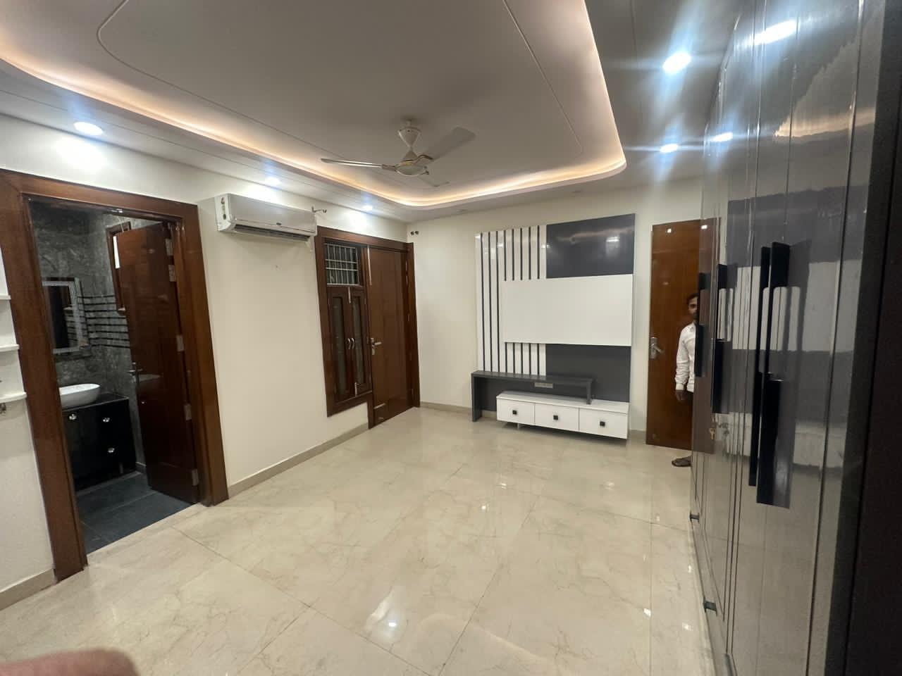 5 BHK + Pooja Room Builder Floor For Sale in Vaishali Sector 4