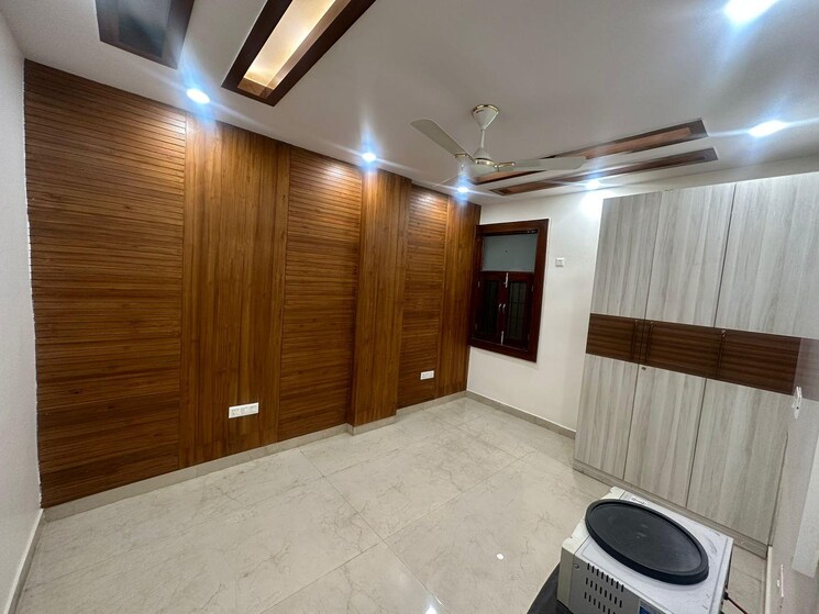 Bathroom, vaishali sector 4 5 Bedroom 180 Sq.Yd. Builder Floor In Vaishali Sector 4 Ghaziabad 8227824