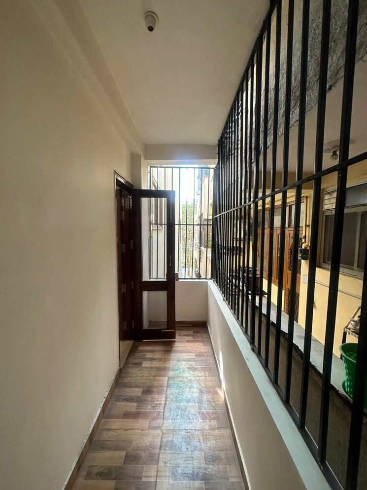 Balcony, vaishali sector 4 5 Bedroom 180 Sq.Yd. Builder Floor In Vaishali Sector 4 Ghaziabad 8227824