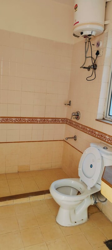 Master Bedroom in 4 BHK Apartment at DLF The Icon, Dlf Phase V – for Rent