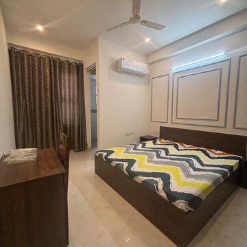 Bedroom in 4 BHK Apartment at Vipul World Floors, Sector 48 – for Rent