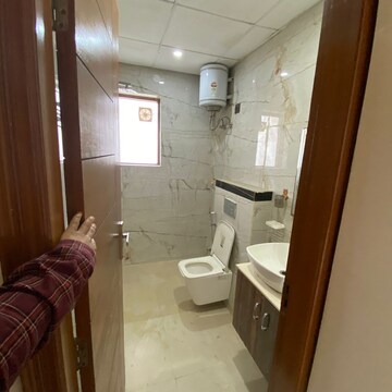 Bathroom in 3 BHK Apartment at BPTP Amstoria Country Floor, Sector 102 – for Rent