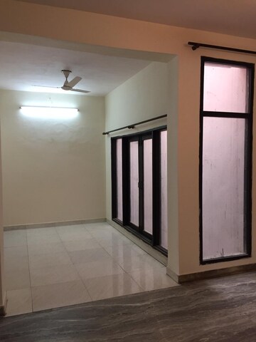 Room in 2 BHK Builder Floor at Sector 28 – for Rent