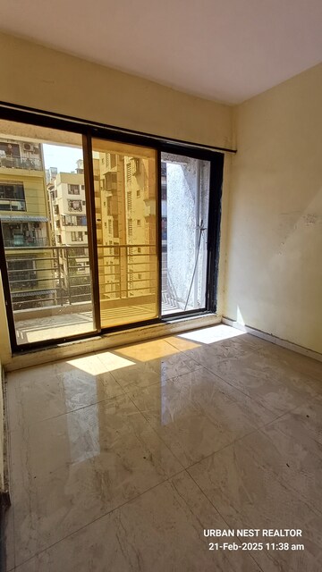 Room in 2 BHK Apartment at Seawoods – for Rent