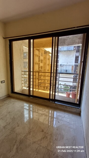 Room in 2 BHK Apartment at Seawoods – for Rent