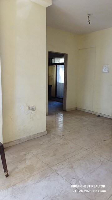 Room in 2 BHK Apartment at Seawoods – for Rent
