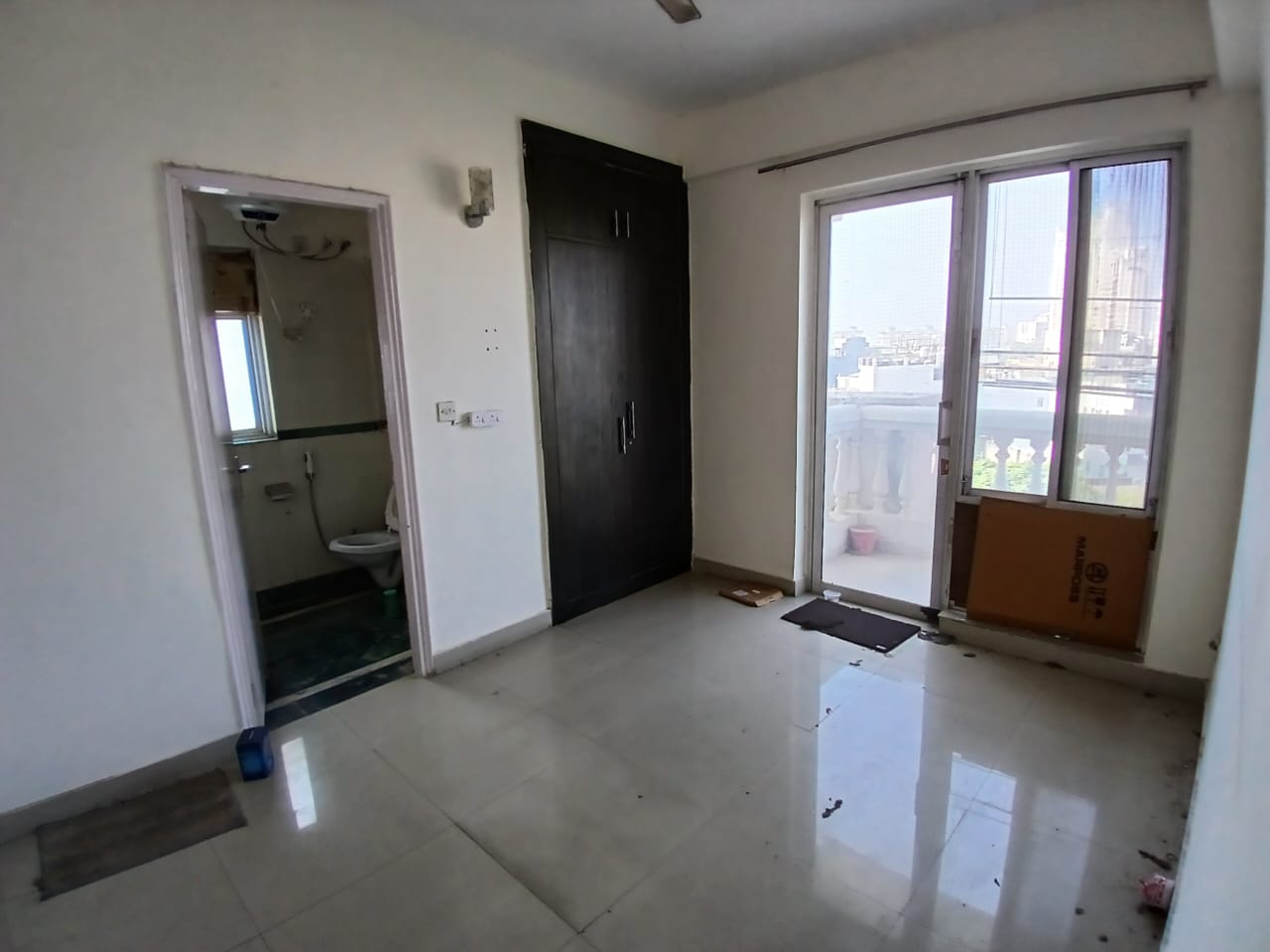 3 BHK + Servant Room Apartment For Sale in Emaar The Palm Springs
