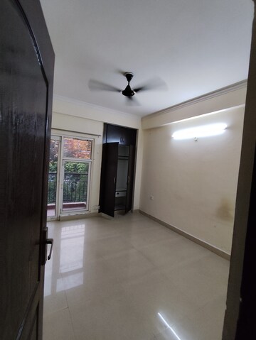 Room in 3 BHK Apartment at Aims Golf City, Sector 75 – for Rent