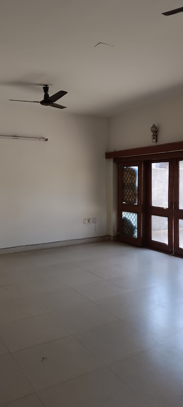 2 BHK Builder Floor For Rent in Sector 15 Faridabad  8227949