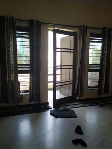 Room in 1 BHK Builder Floor at Sector 28 – for Rent