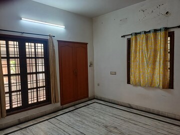Room in 3 BHK Apartment at Aminjikarai – for Sale