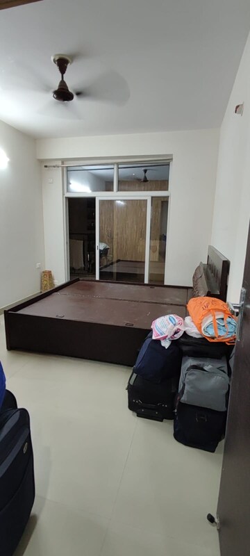 3 BHK Apartment For Rent in Gaur City 2 - 14th Avenue, Sector 16c Greater Noida