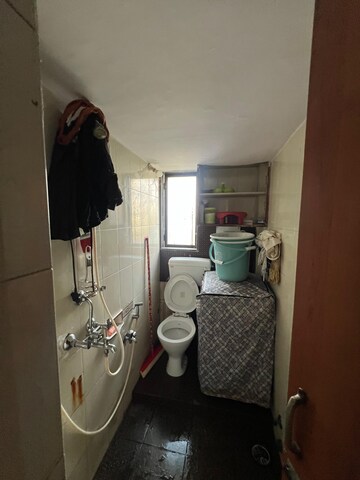 Team Area in 1 BHK Apartment at Malad West – for Rent