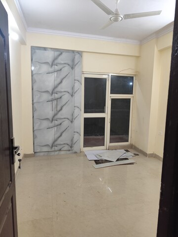 Bathroom in 2.5 BHK Apartment at Aims Golf City, Sector 75 – for Rent